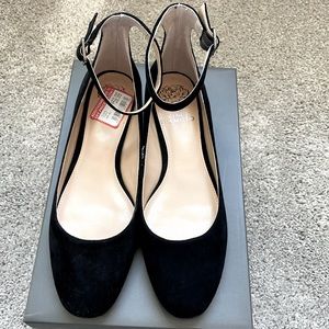 NWT Vince Camino Attena Black Flats 7.5